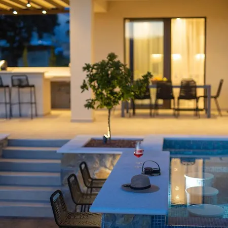 Luxury Lord And Lady Villa