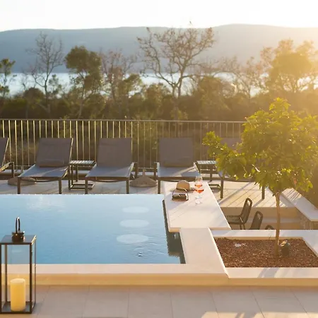 Luxury Lord And Lady Villa