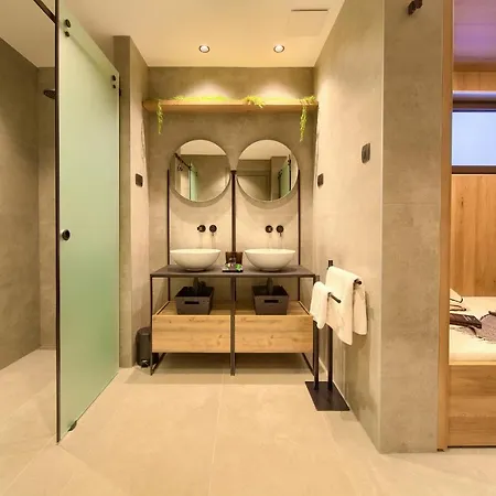 Vila Luxury Lord And Lady