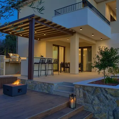 Luxury Lord And Lady Villa