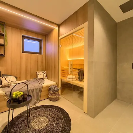 Luxury Lord And Lady Villa *