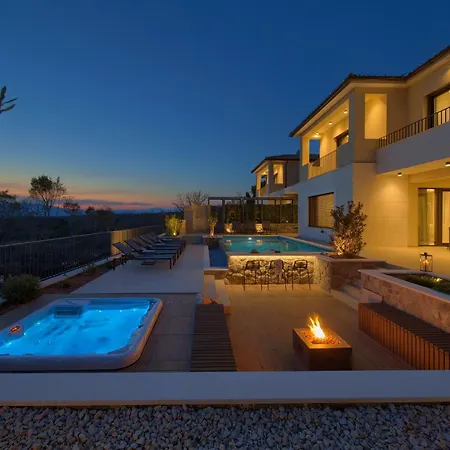 Luxury Lord And Lady Villa