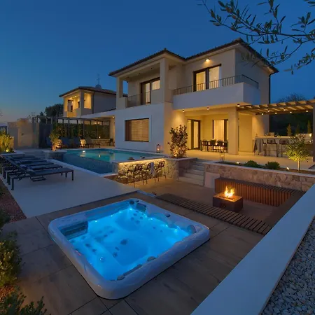 Luxury Lord And Lady Villa