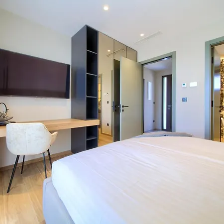Luxury Lord And Lady Villa *