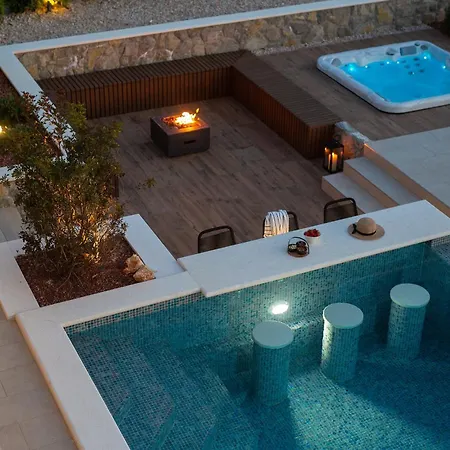 Luxury Lord And Lady Villa *