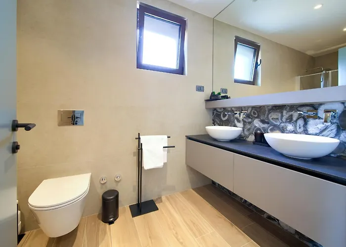 Luxury Lord And Lady Willa *