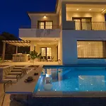 Villa Luxury Lord And Lady